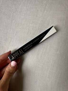 appeal Adhesive Liquid Liner - Jet Black